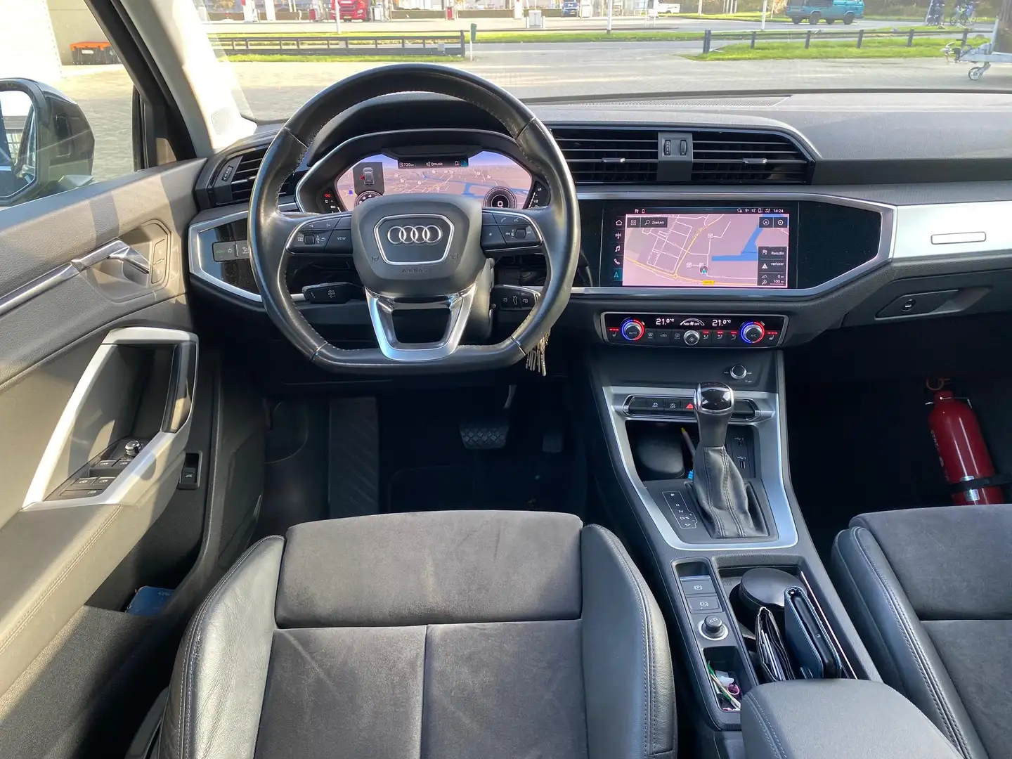 Audi Q3 35 TFSI S Line Pro Line S Trekhaak Panodak AppleCa Zwart - 2