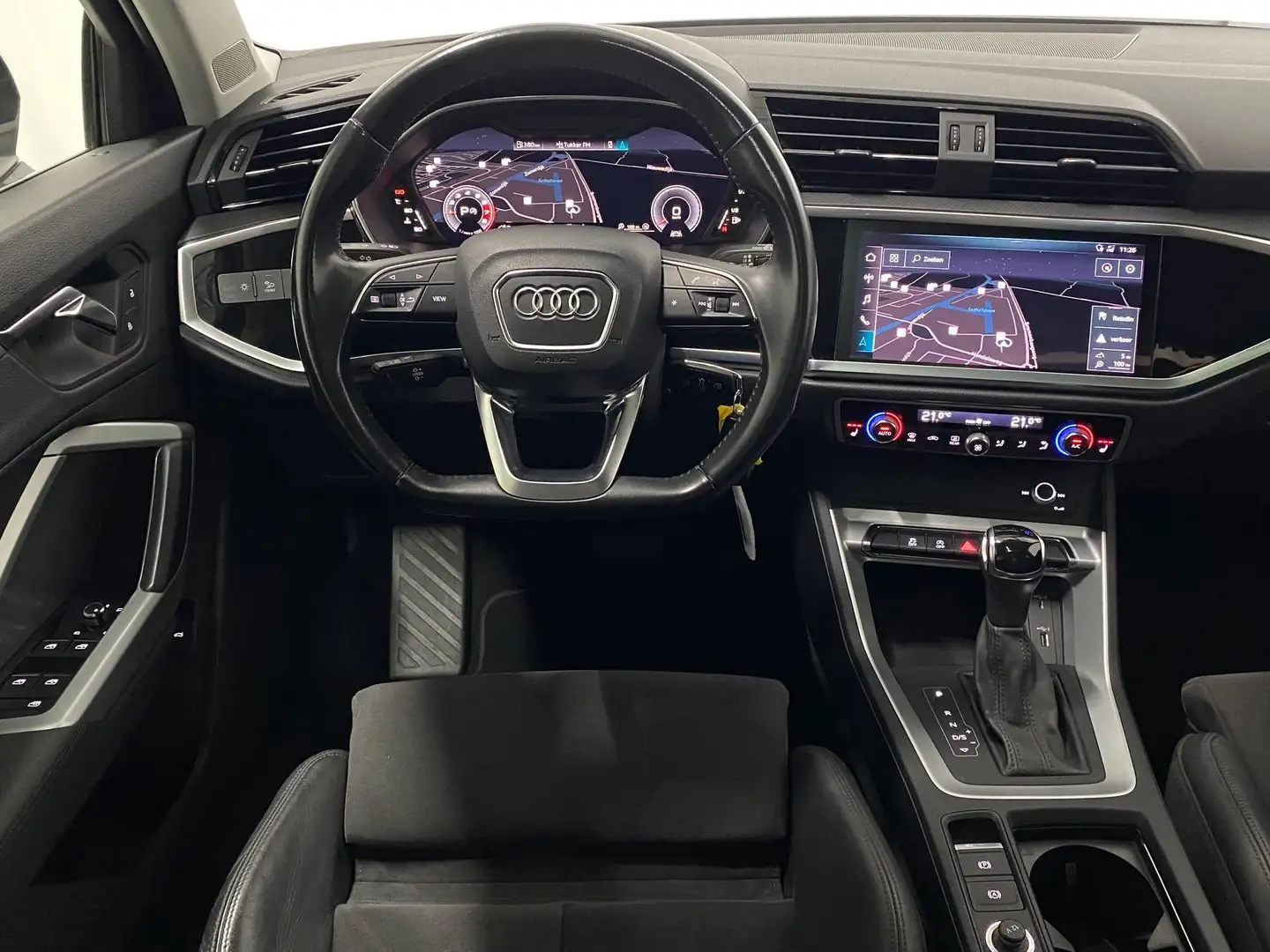 Audi Q3 35 TFSI S Line Pro Line S Trekhaak Panodak AppleCa Schwarz - 2