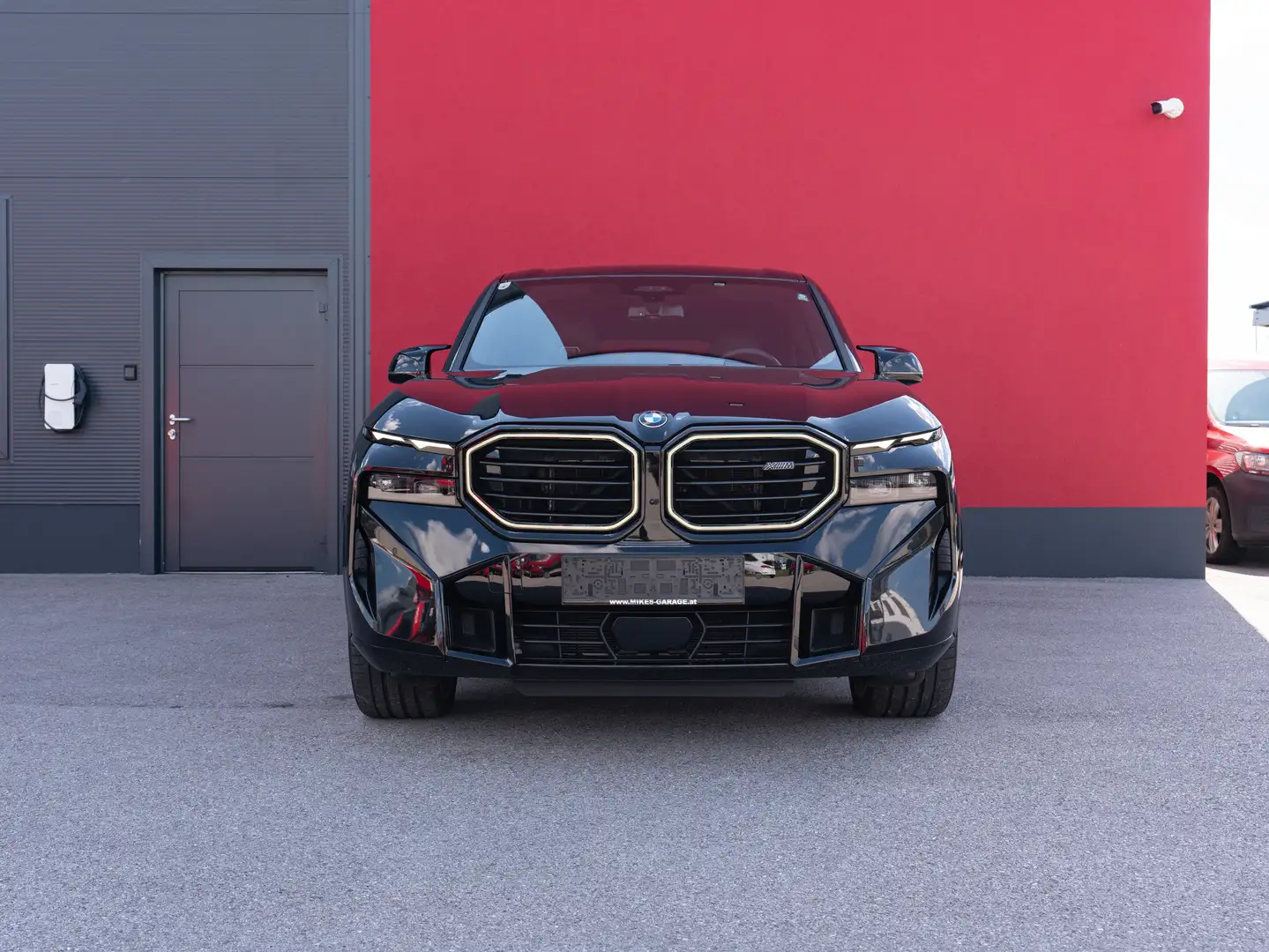 BMW XM XM 50e *1.BESITZ* *23-ZOLL* Schwarz - 2