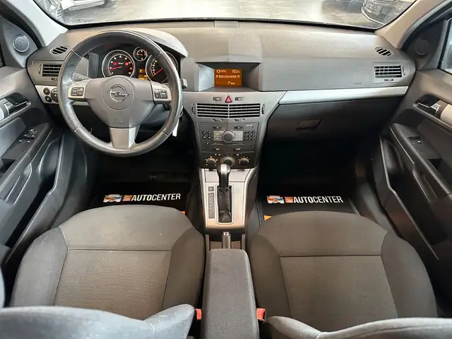 Opel Astra view 6
