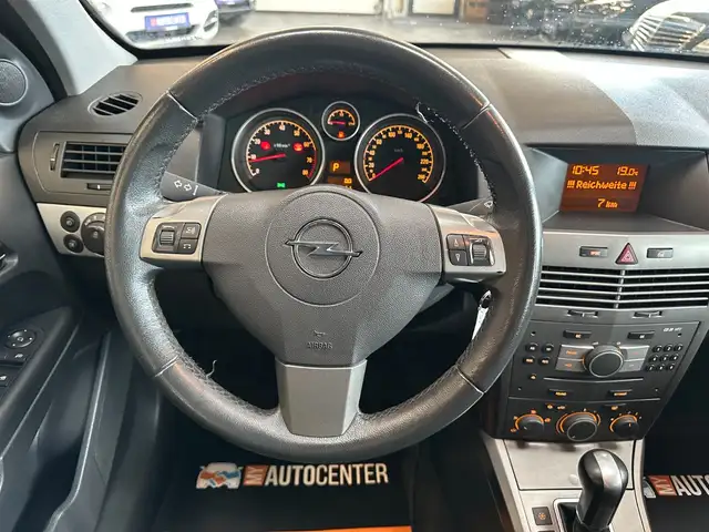Opel Astra view 7
