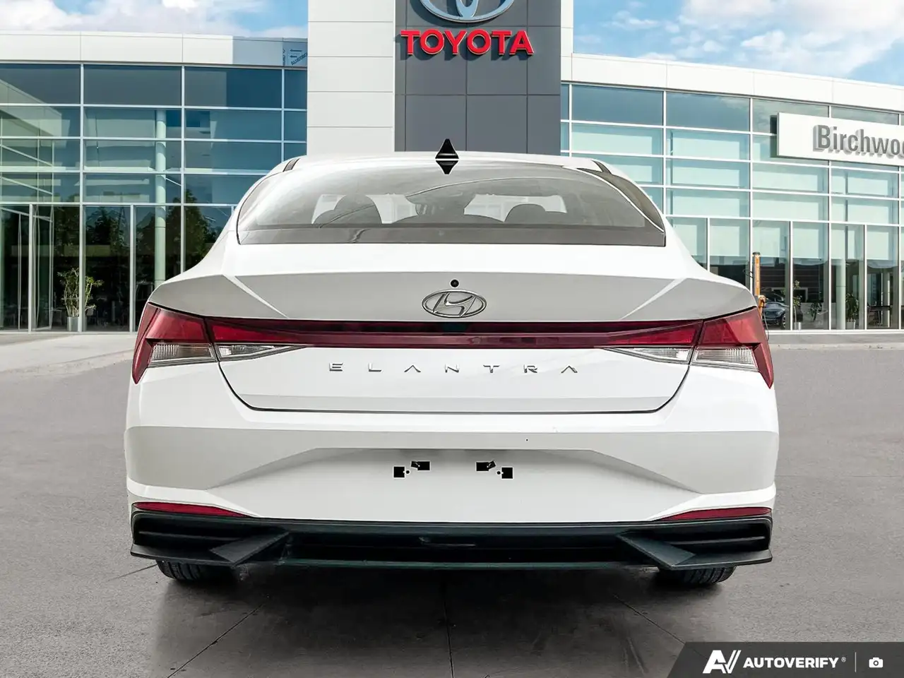 Hyundai ELANTRA снимка Hyundai ELANTRA
