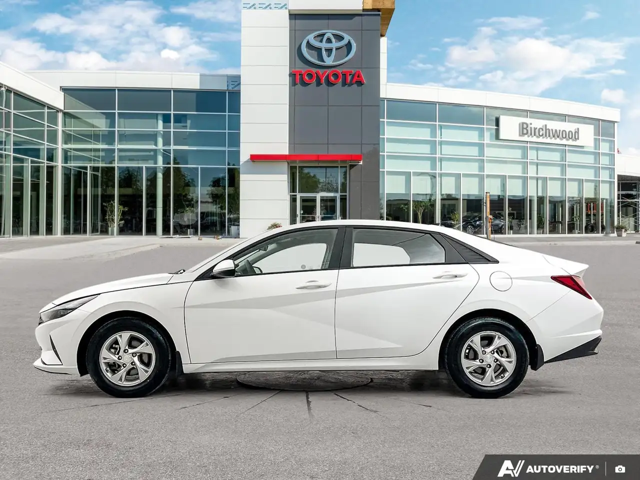 Hyundai ELANTRA снимка Hyundai ELANTRA