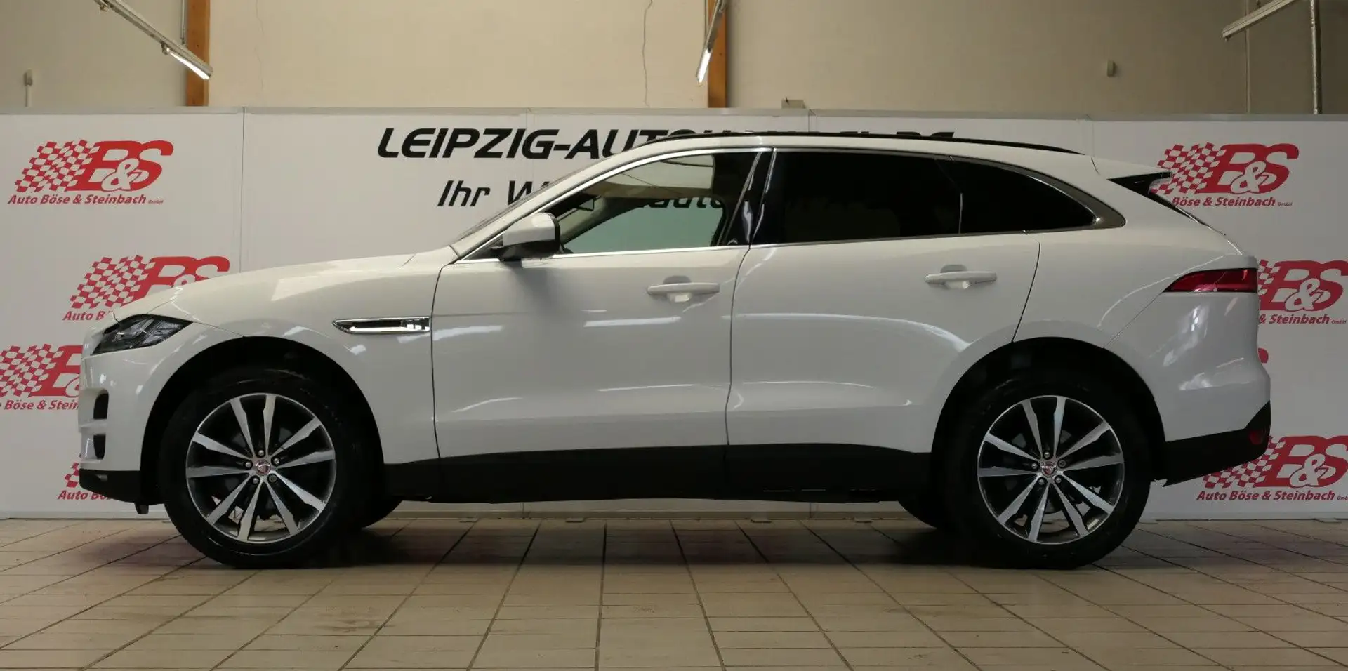 Jaguar F-Pace Prestige AWD*NAV*LEDER*LED*PANO* Weiß - 2