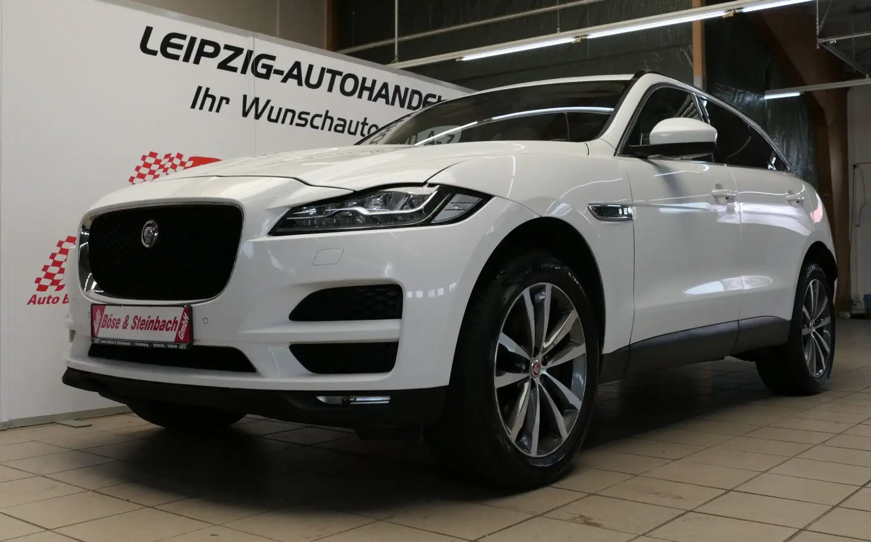 Jaguar F-Pace Prestige AWD*NAV*LEDER*LED*PANO* Weiß - 1