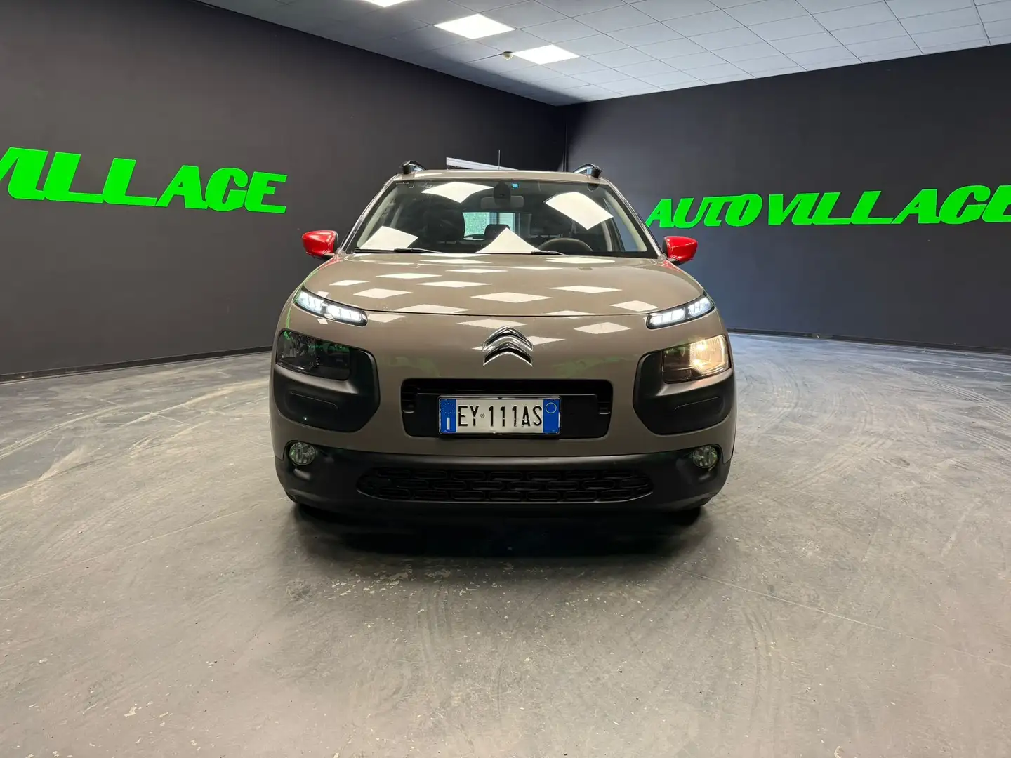 Citroen C4 C4 Cactus 1.2 puretech Shine s Beige - 2
