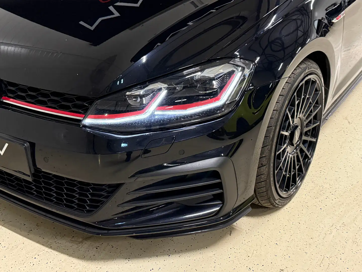 Volkswagen Golf 7 GTI Performance Facelift  Virtual Cockpit Schwarz - 2