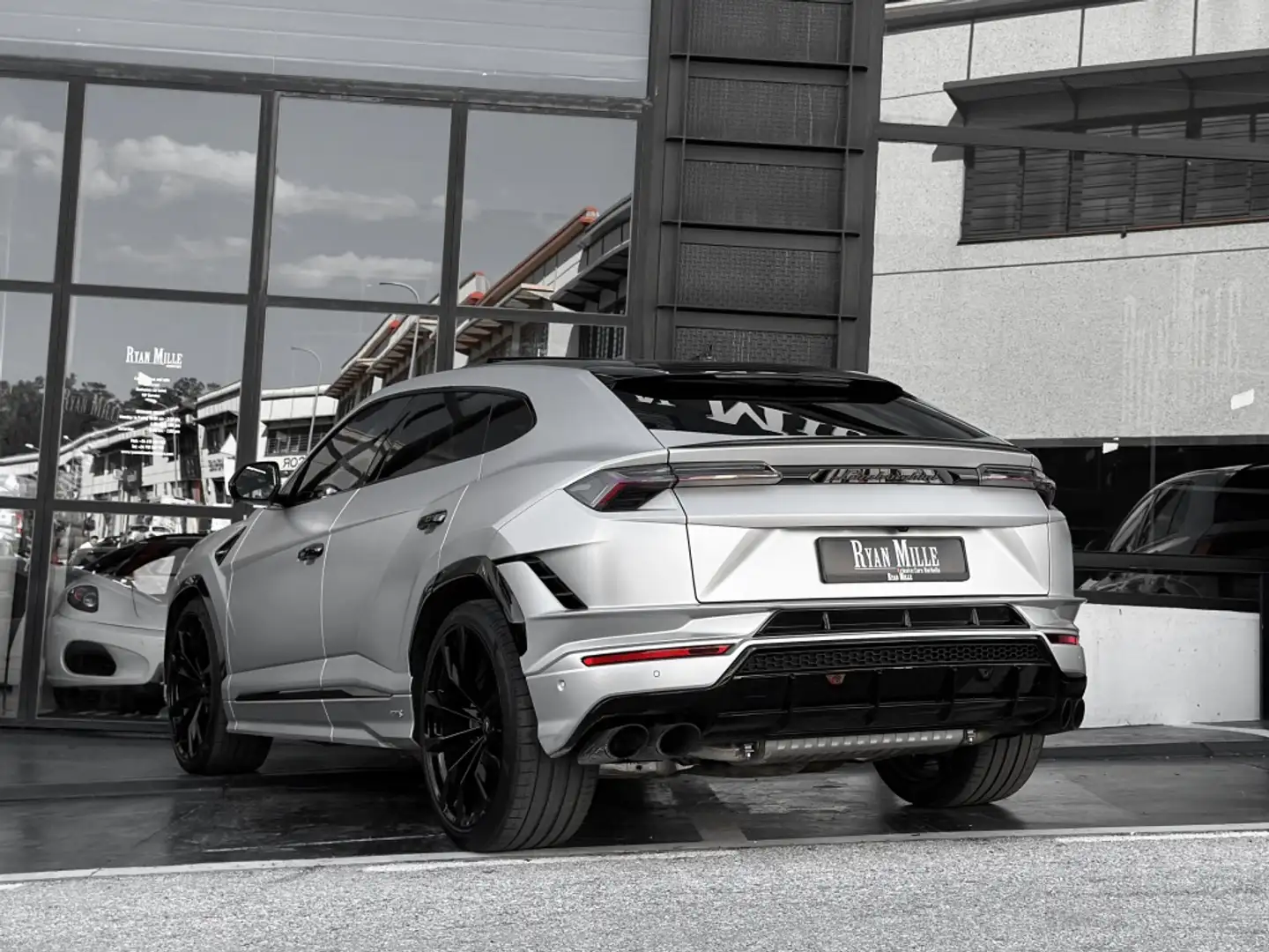 Lamborghini Urus S Negro - 2