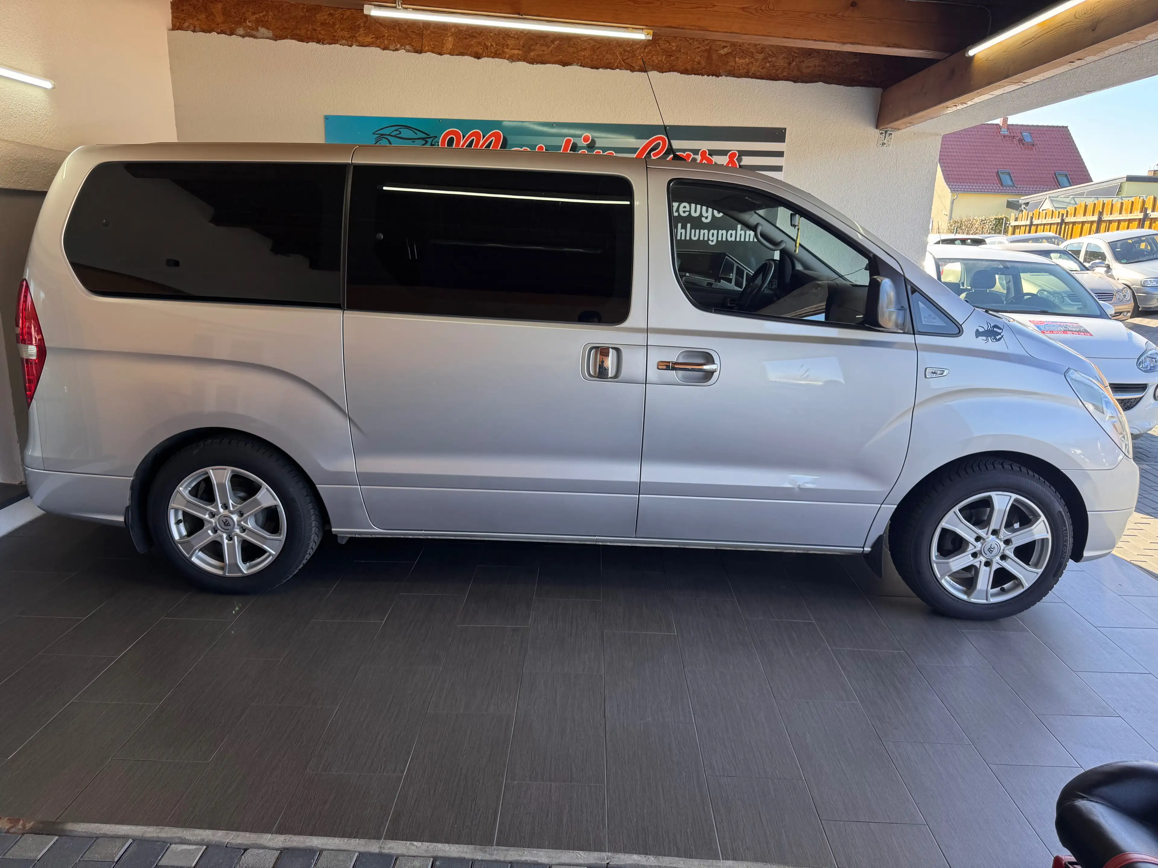 Hyundai H-1 8-Sitze Klima Anhänger TÜV04/27 NAVi 8xReife — photo 7