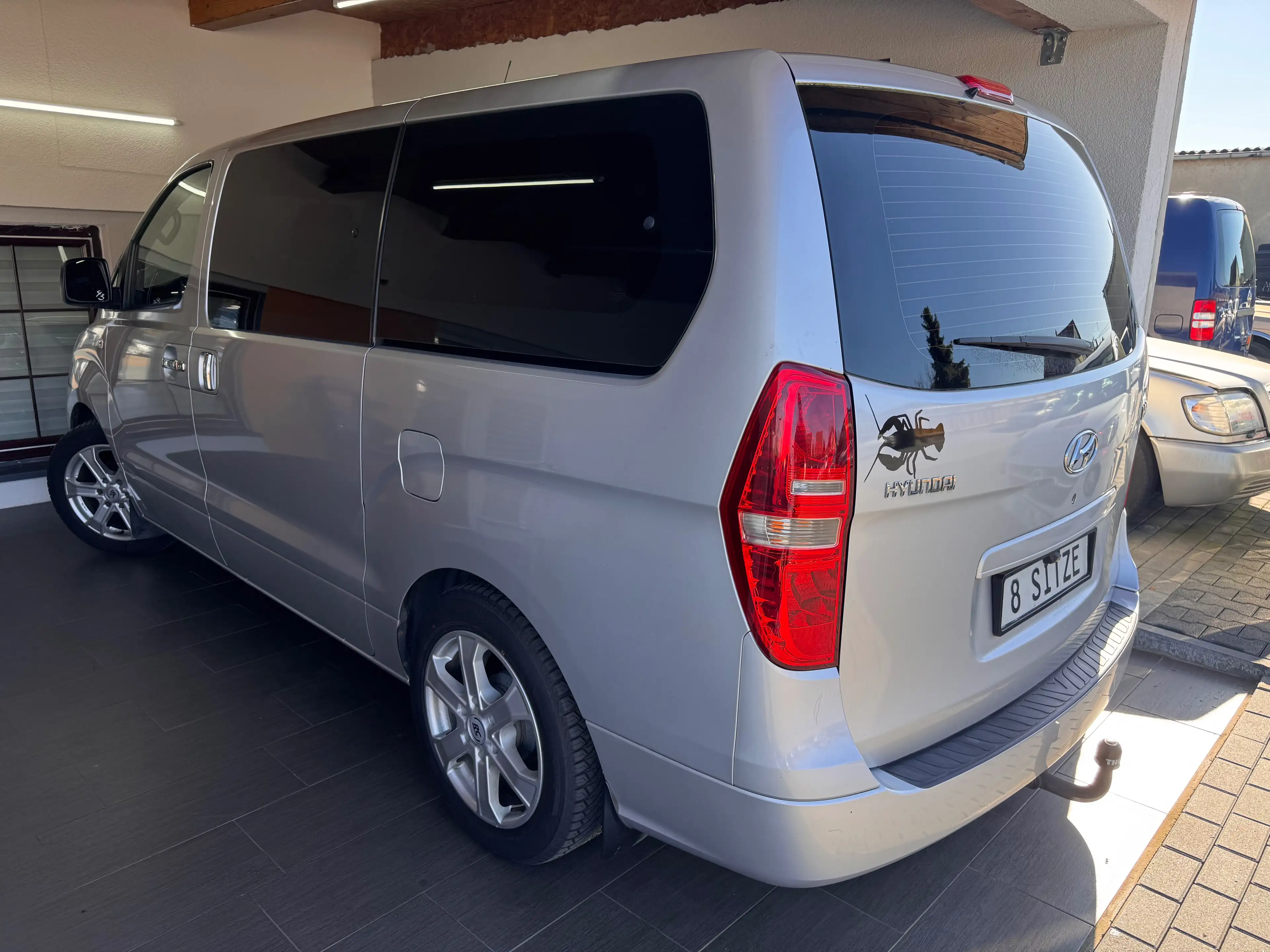 Hyundai H-1 8-Sitze Klima Anhänger TÜV04/27 NAVi 8xReife — photo 4