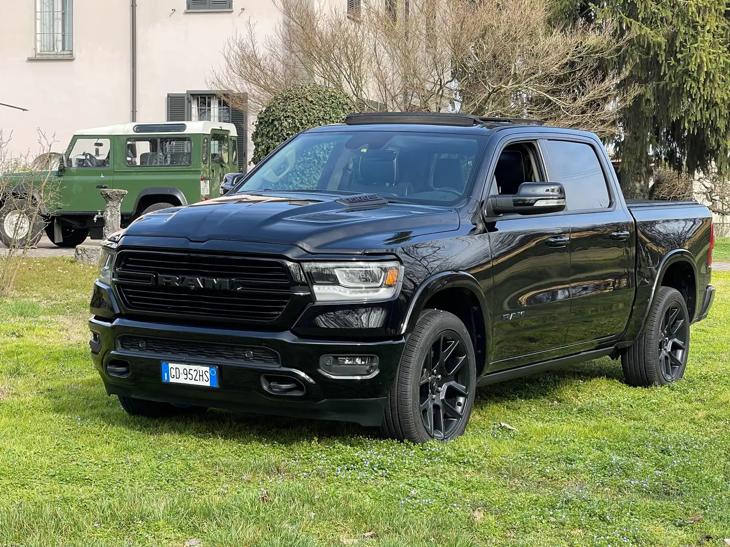 Dodge RAM 1500 5.7 V8 Crew Cab Laramie Nero - 1