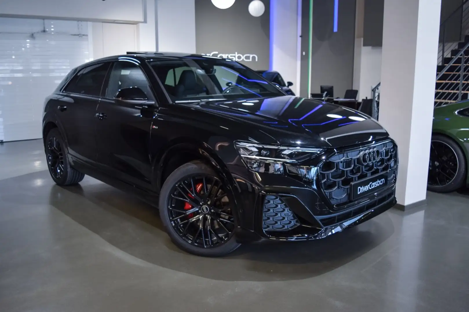 Audi Q8 50 TDI Black line quattro tiptronic Černá - 2