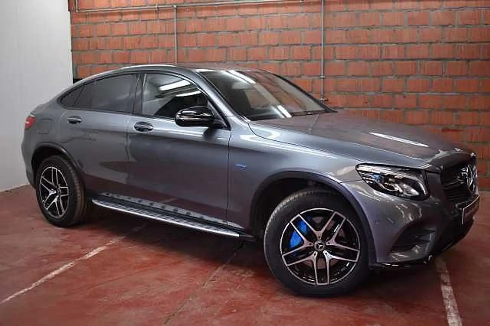 Mercedes-Benz GLC 350 e 4MATIC Coupé + AMG + Hybride + Camera + ... Grijs - 2