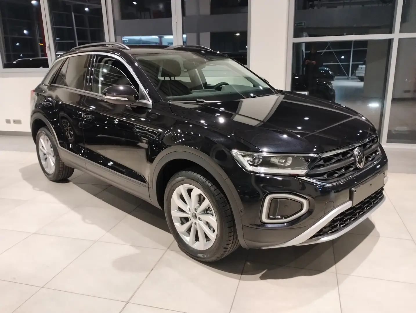 Volkswagen T-Roc 1.0 tsi Edition Plus NEOPATENTATI Nero - 1