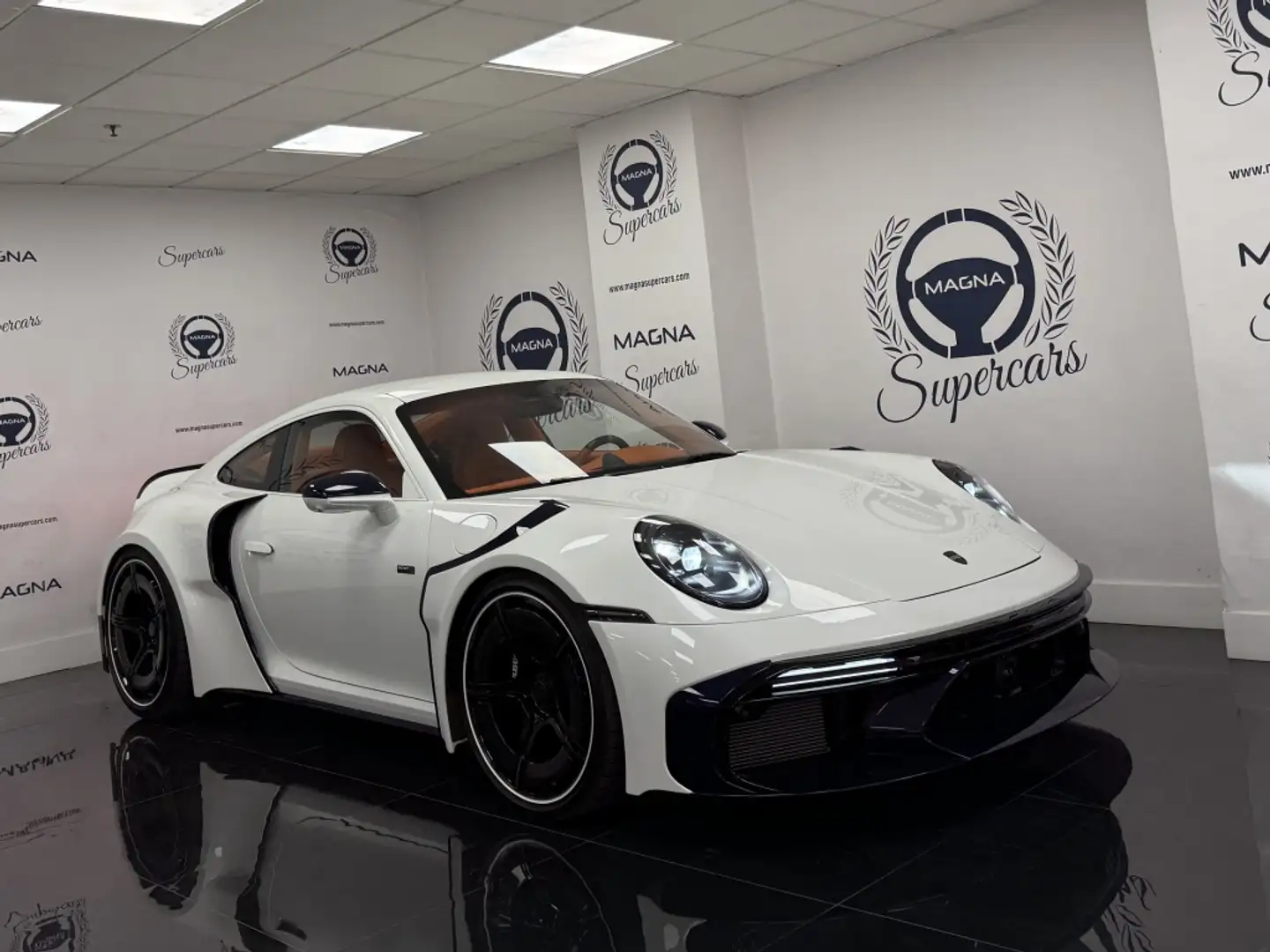 Porsche 992 Turbo S Coupé PDK Blanc - 1