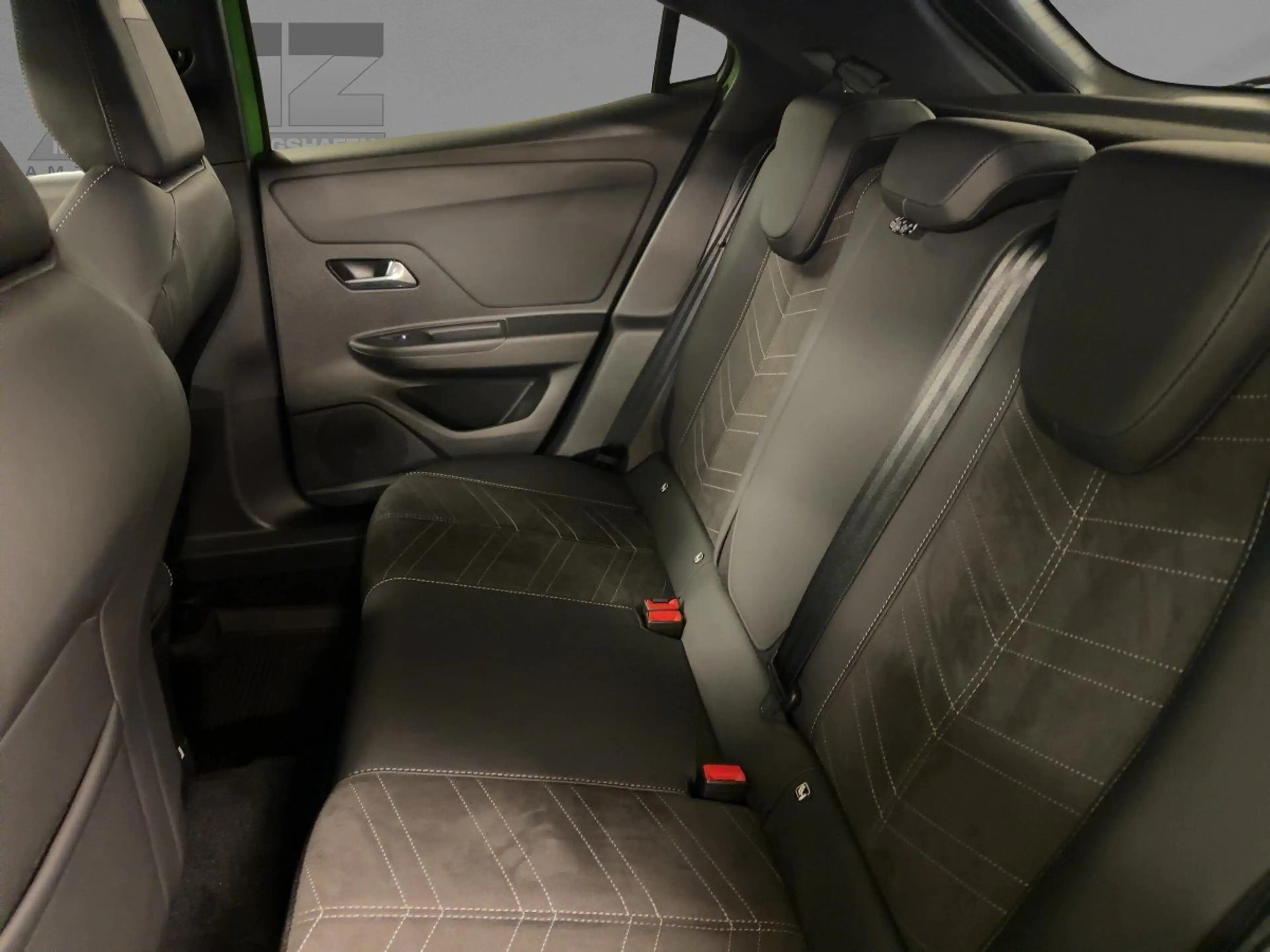 Opel Mokka-E Ultimate Alcantara+LED+Navi+SHZ+Kam.+LM — photo 10