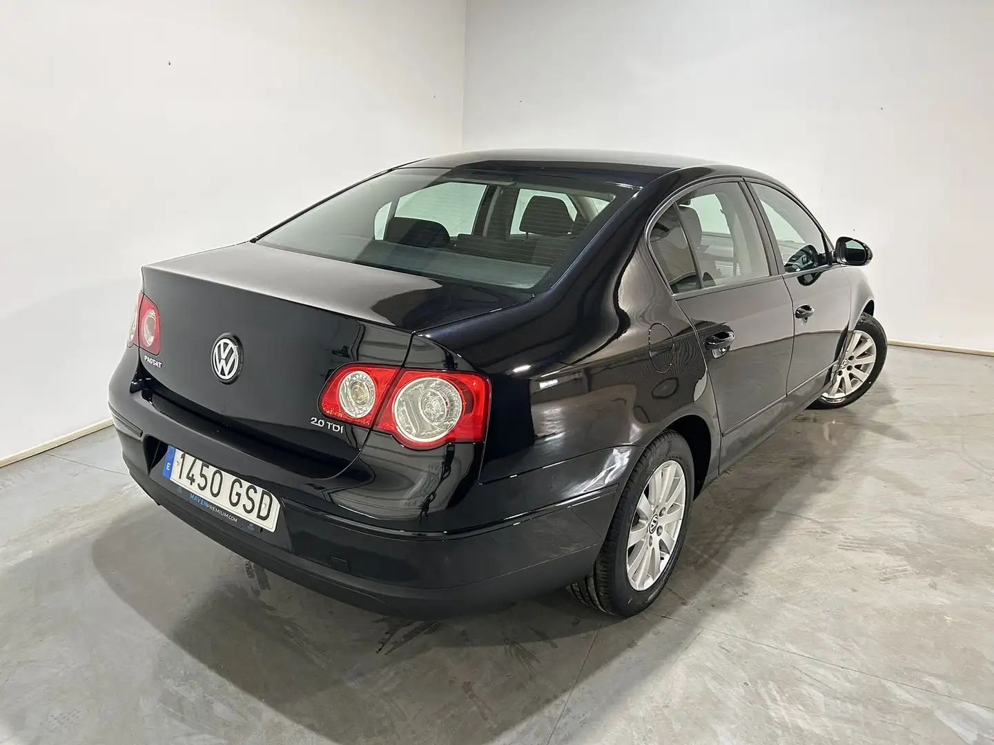 Volkswagen Passat 2.0TDI Business Edition BMT Negro - 2