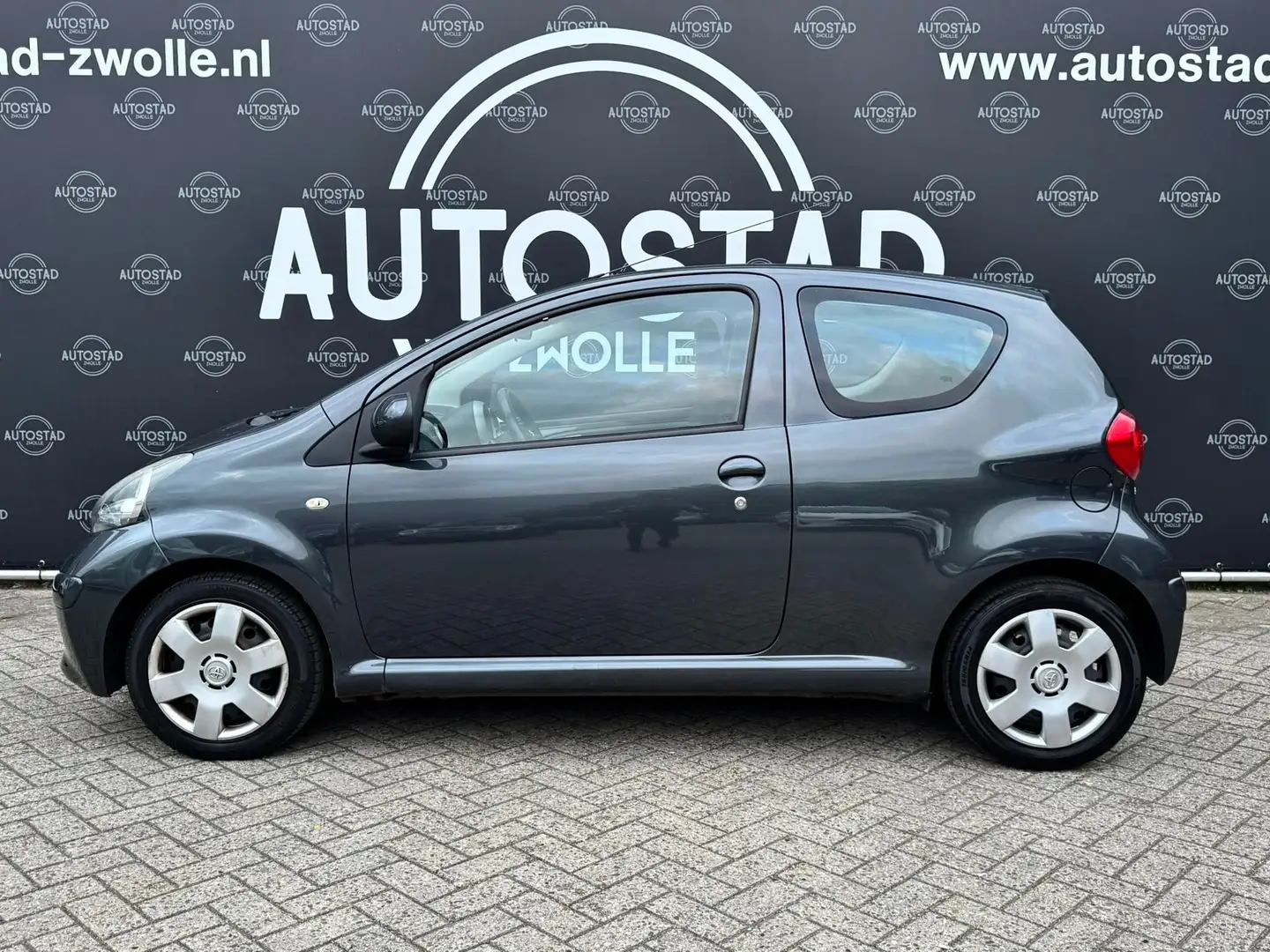 Toyota Aygo 1.0-12V Airco/Apk/Nap/Elektramen Серый - 2