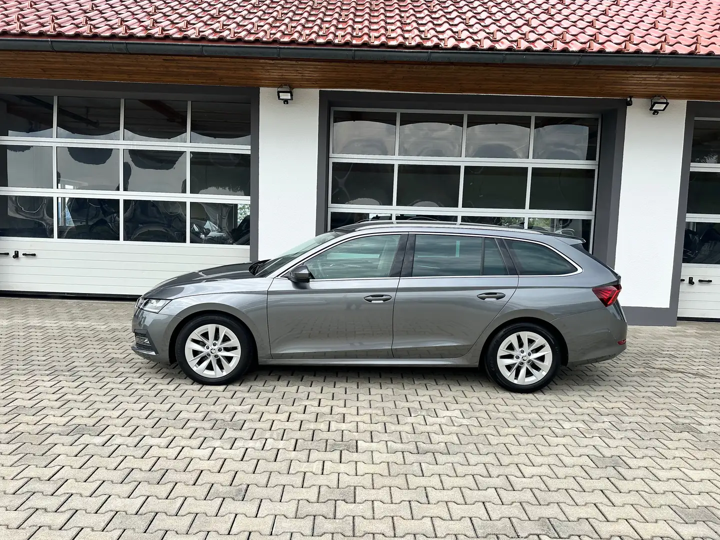Skoda Octavia Style 2,0 TDI DSG *DIGITAL*PDC*APP*ACC*LED* Grau - 2