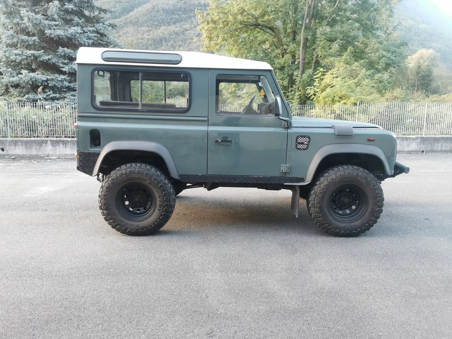 Land Rover Defender Defender 90 2.5 td5 SE SW Verde - 1