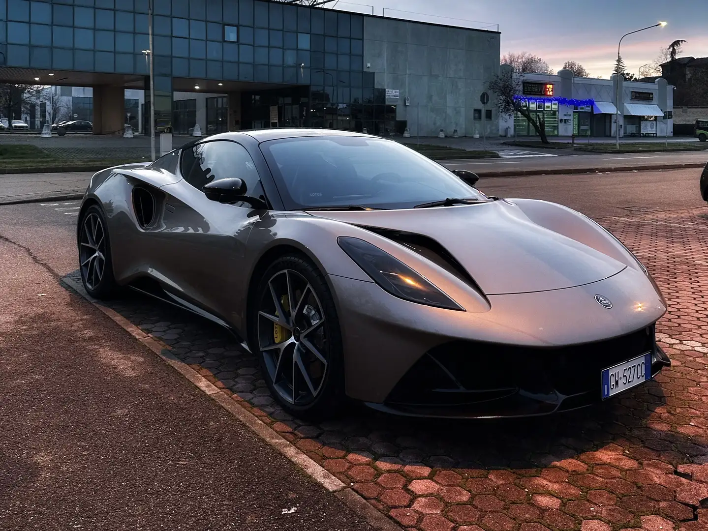Lotus Emira Allestimento UNICA IN ITALIA - 1