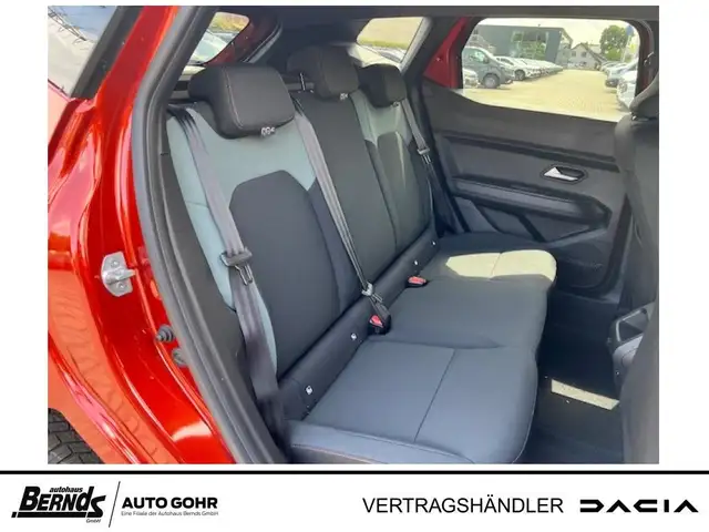 Dacia Duster view 6