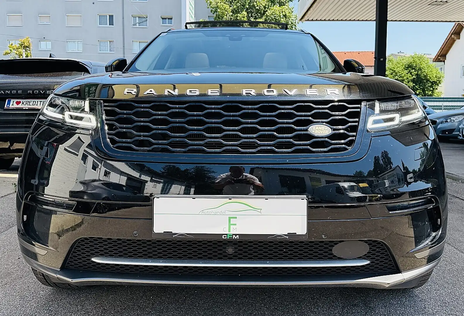 Land Rover Range Rover Velar D180 Allrad Aut. Schwarz - 2