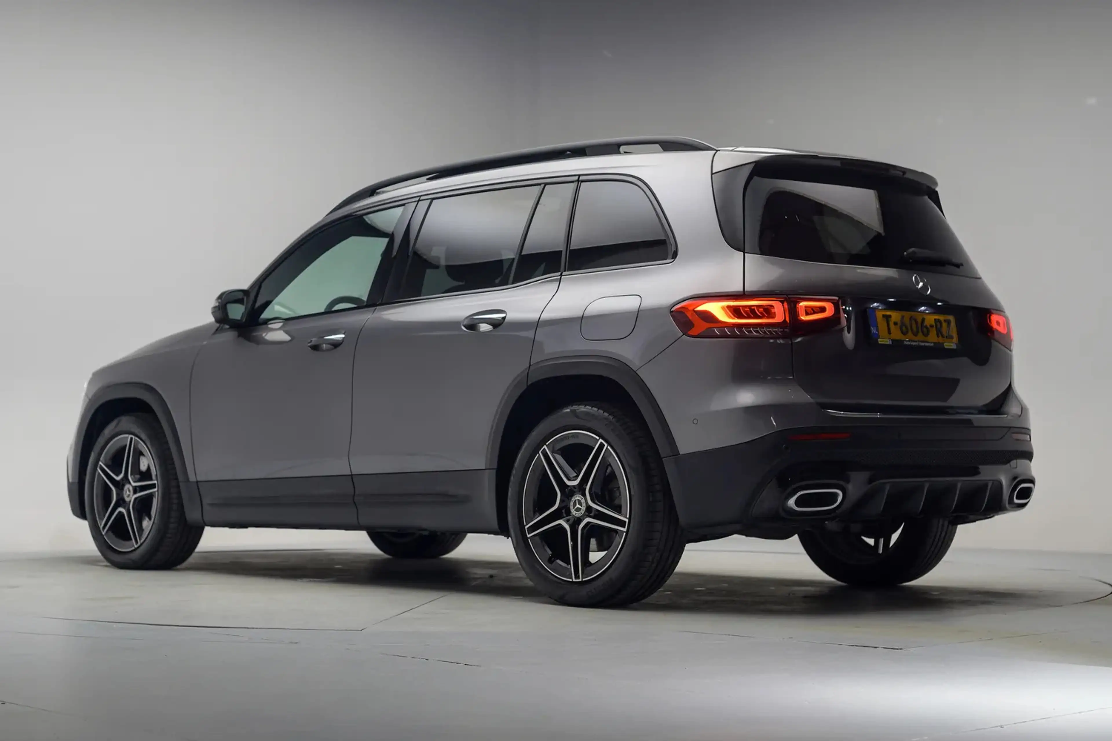 Mercedes-Benz GLB 200 AMG Line Aut. 7 pers. [ Panorama Leder/Alcantara S — photo 3