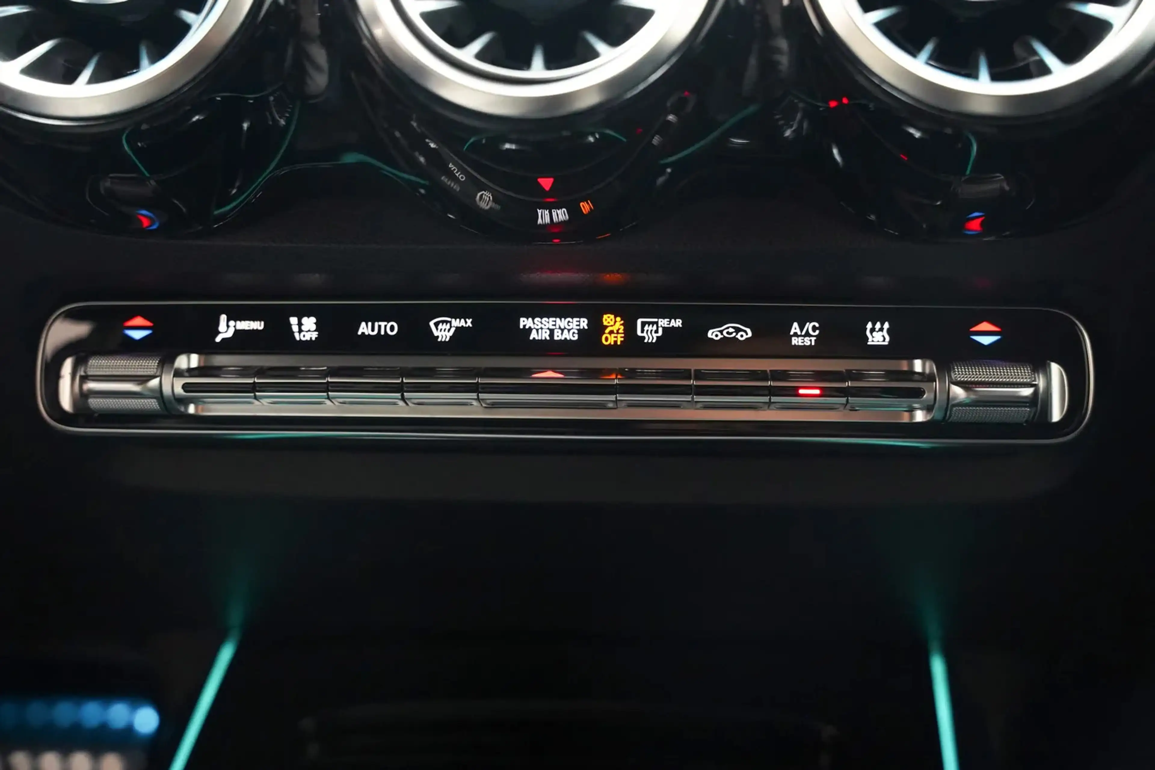 Mercedes-Benz GLB 200 AMG Line Aut. 7 pers. [ Panorama Leder/Alcantara S — photo 9