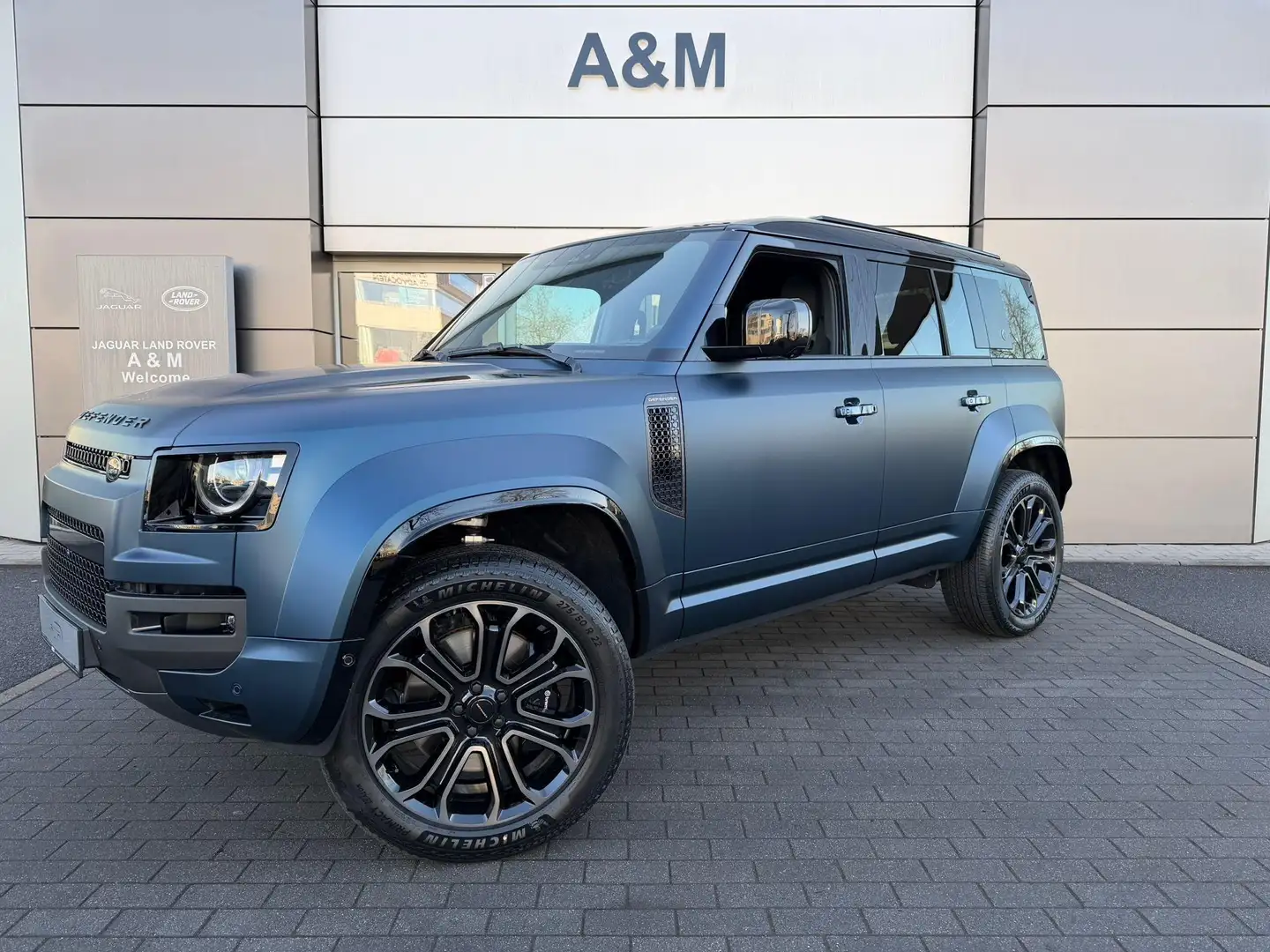 Land Rover Defender 110 P635 OCTA/Beschikbaar 21/04/26 Bleu - 1