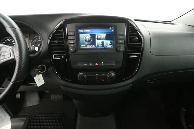 Mercedes-Benz Vito view 11