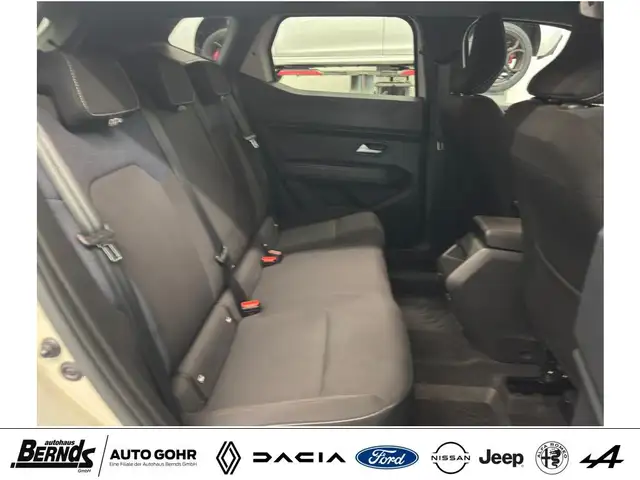 Dacia Duster view 4