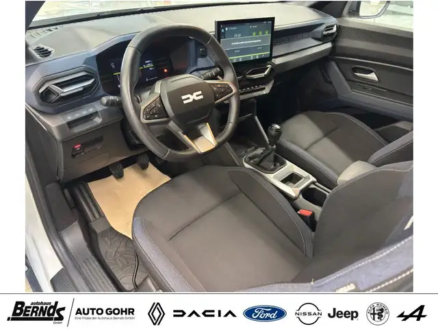 Dacia Duster view 11