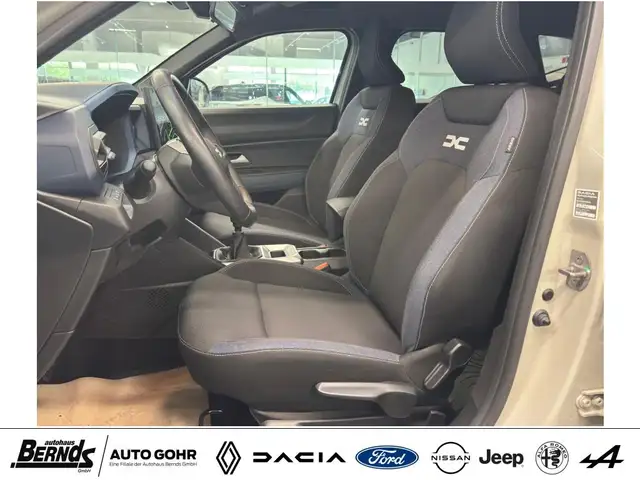 Dacia Duster view 10