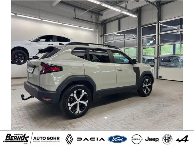 Dacia Duster view 5
