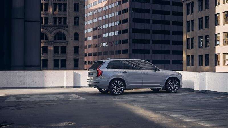 2026 Volvo XC90 Ultra 7-Seater (Dark Theme) alt 2