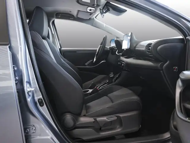 Toyota Yaris view 3