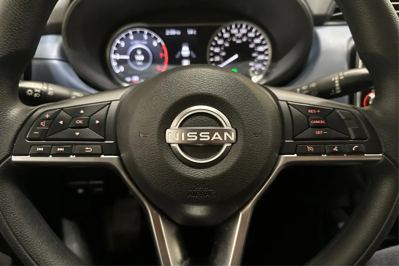 Nissan Versa снимка Nissan Versa