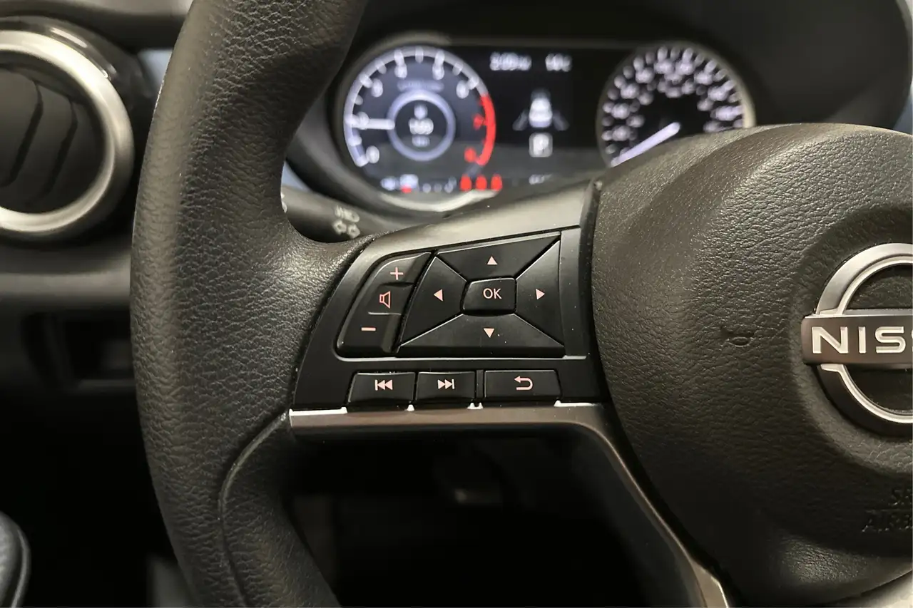 Nissan Versa снимка Nissan Versa