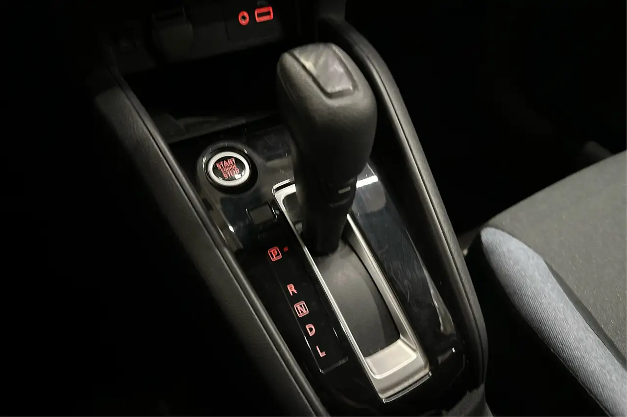 Nissan Versa снимка Nissan Versa