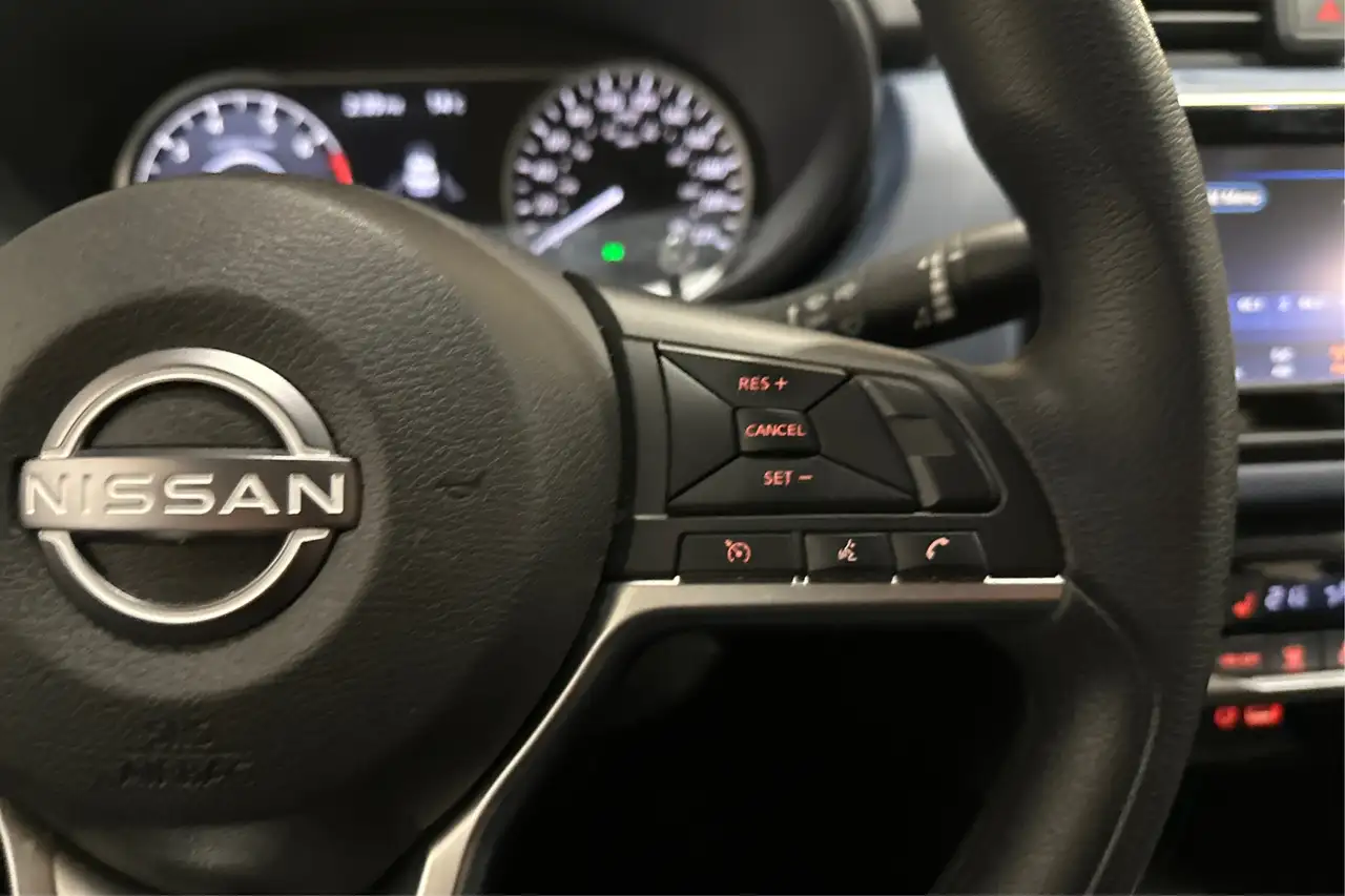 Nissan Versa снимка Nissan Versa