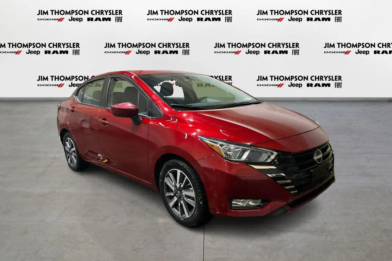 Nissan Versa снимка Nissan Versa