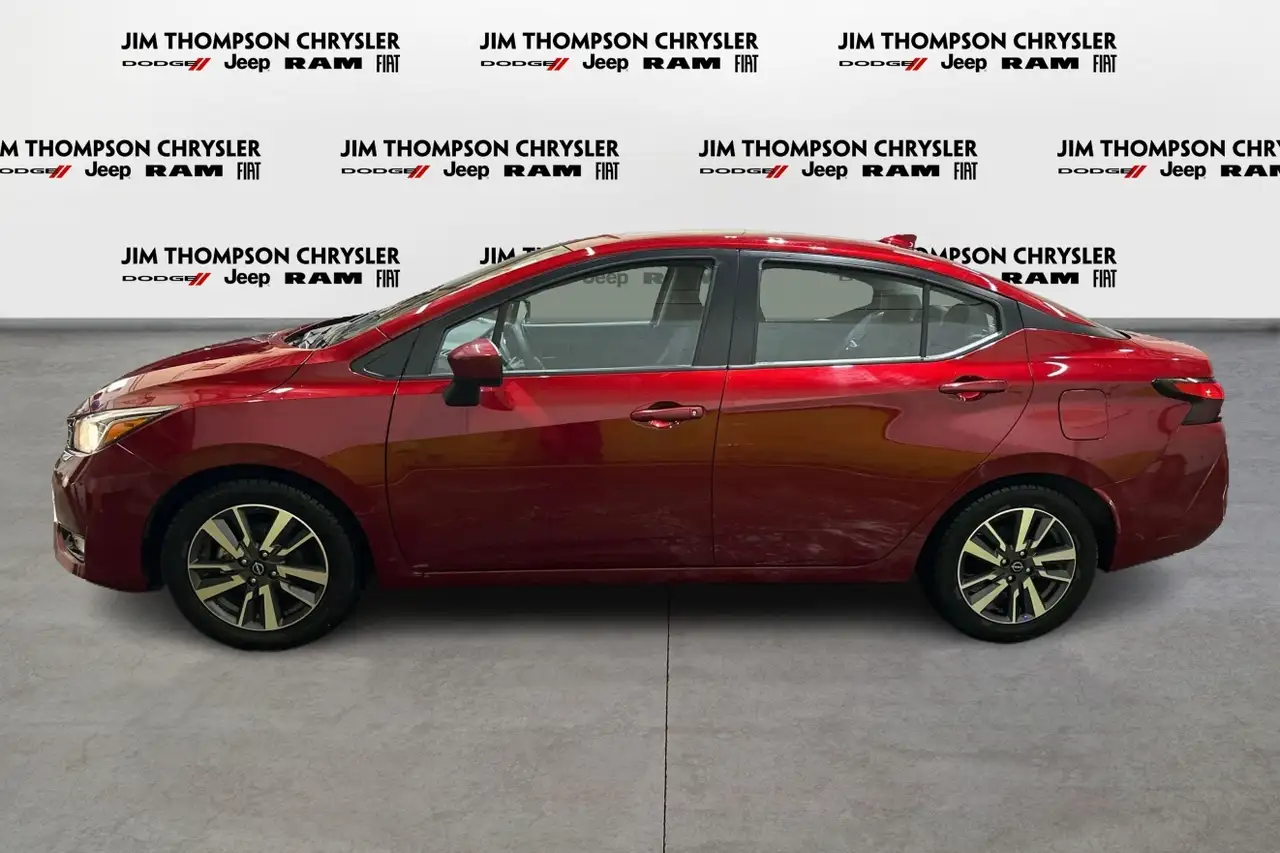Nissan Versa снимка Nissan Versa