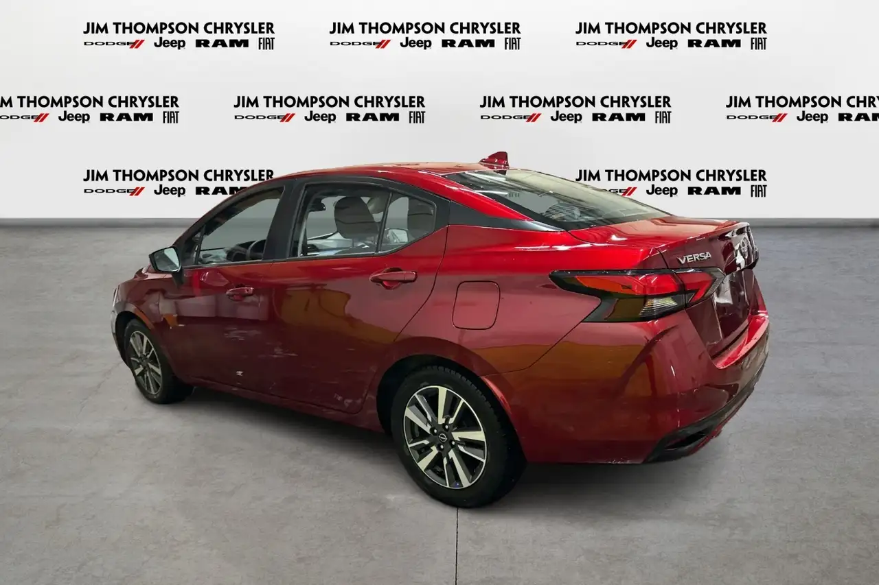 Nissan Versa снимка Nissan Versa