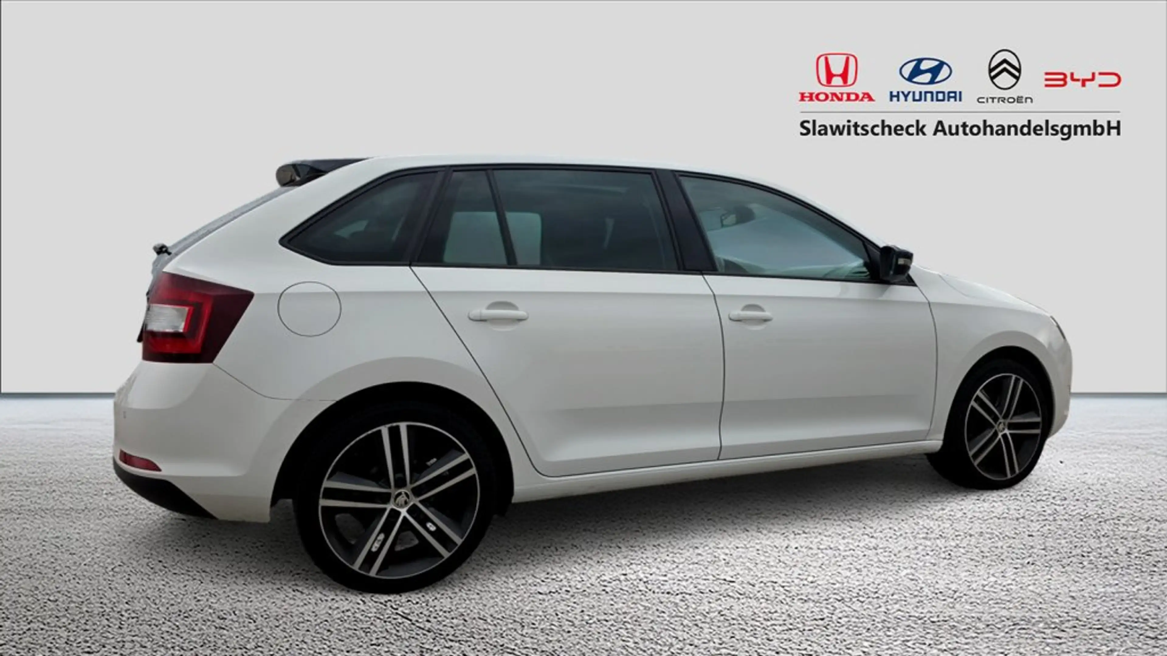 Skoda Rapid/Spaceback k 1,6 TDI Sport — photo 5