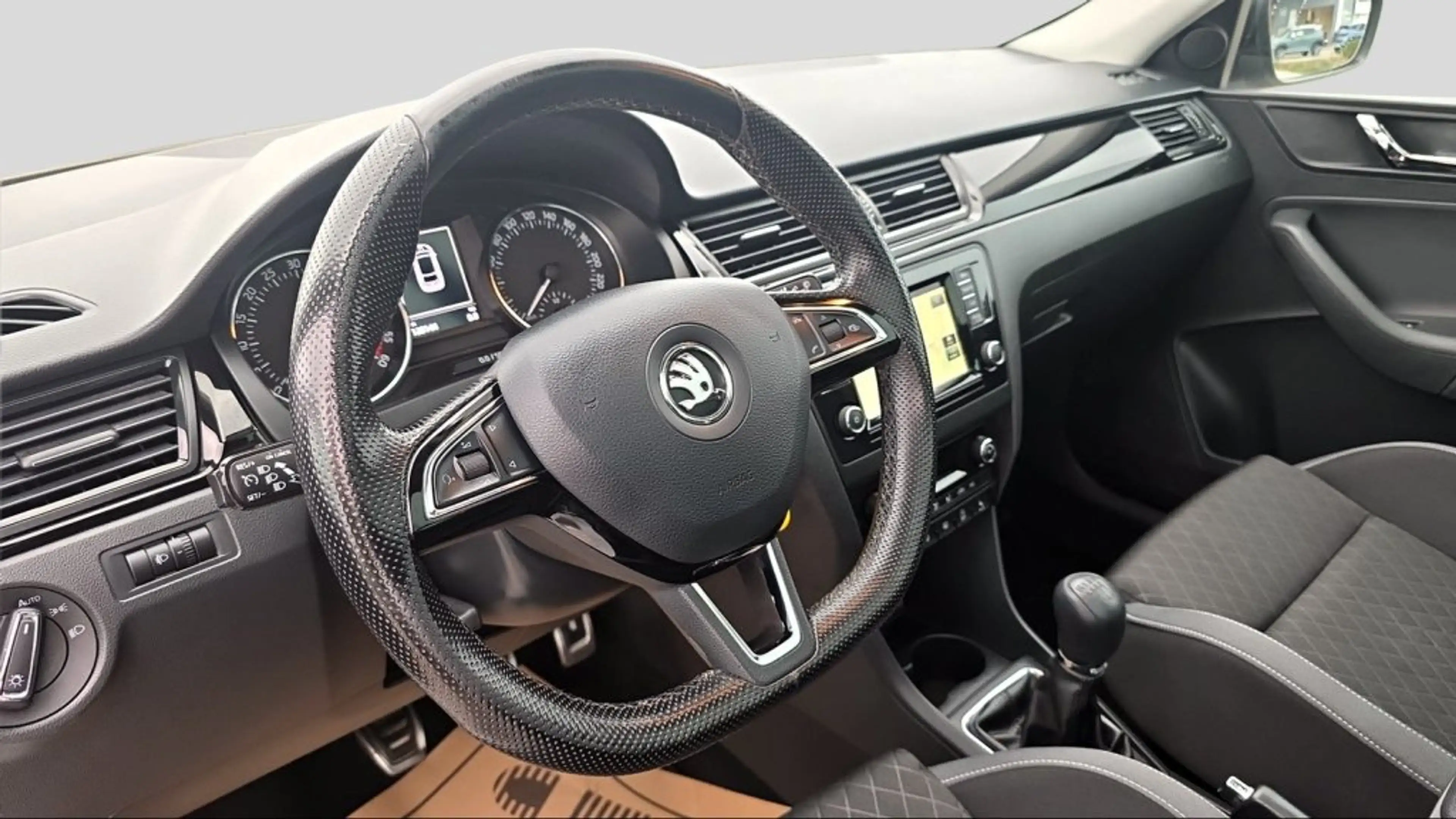 Skoda Rapid/Spaceback k 1,6 TDI Sport — photo 15