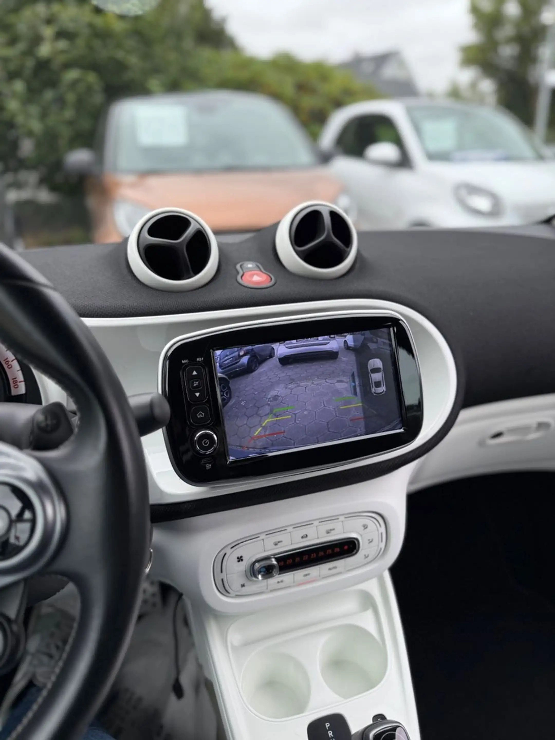 smart forTwo CABRIO BRABUS*NAVI*BLACK&WHITE*AUTOMATIK — photo 4