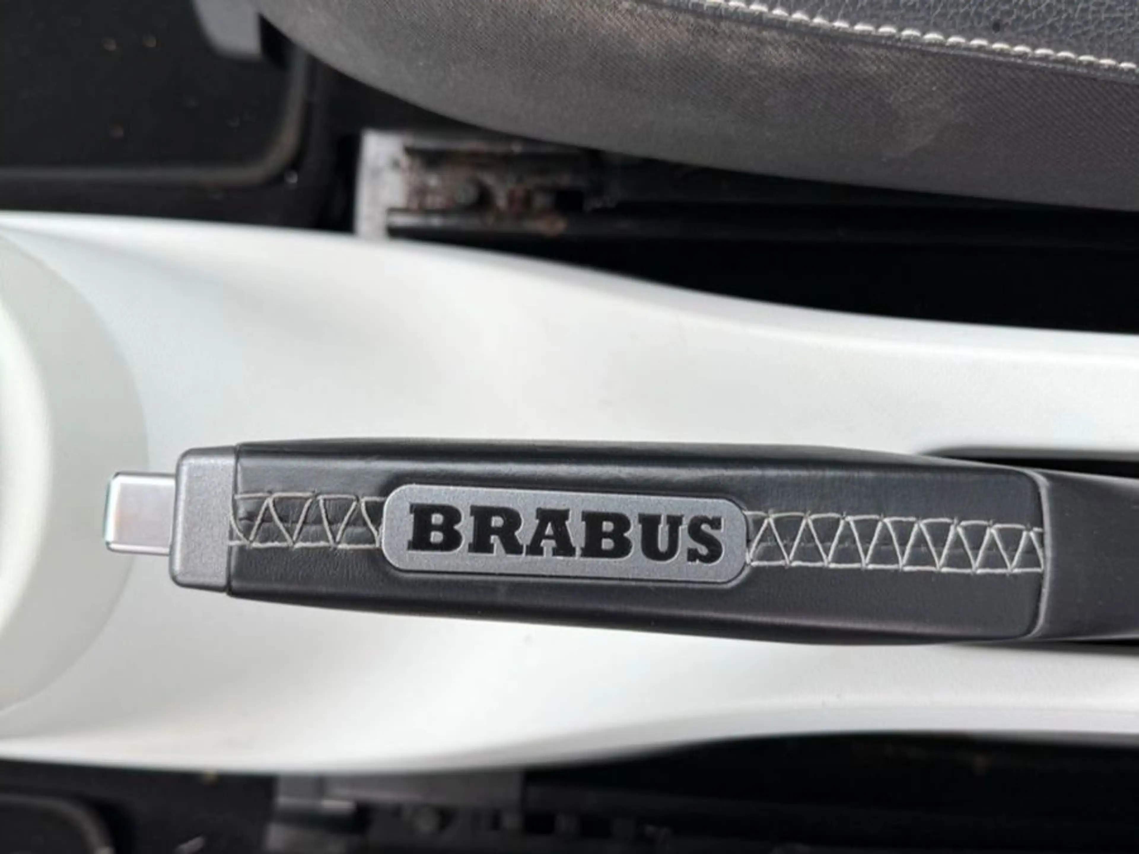 smart forTwo CABRIO BRABUS*NAVI*BLACK&WHITE*AUTOMATIK — photo 3