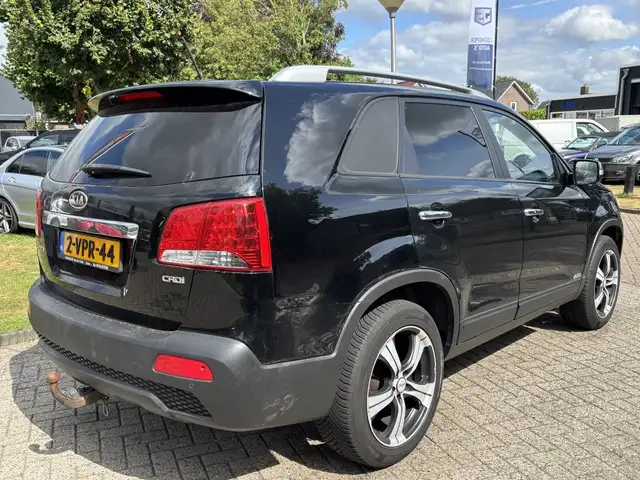 Kia Sorento view 4
