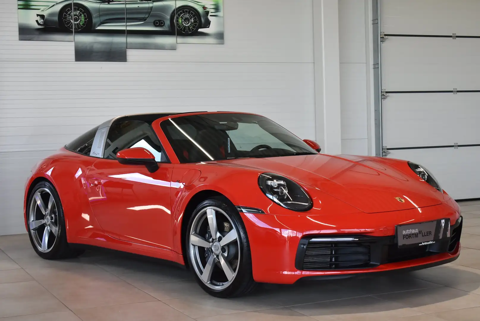 Porsche 992 Targa 4  //Sportabgas//Chrono// Red - 1